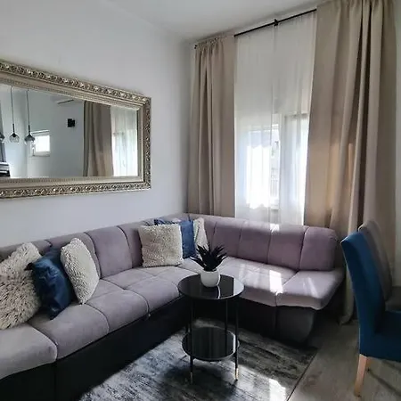 Apartamento Adora *